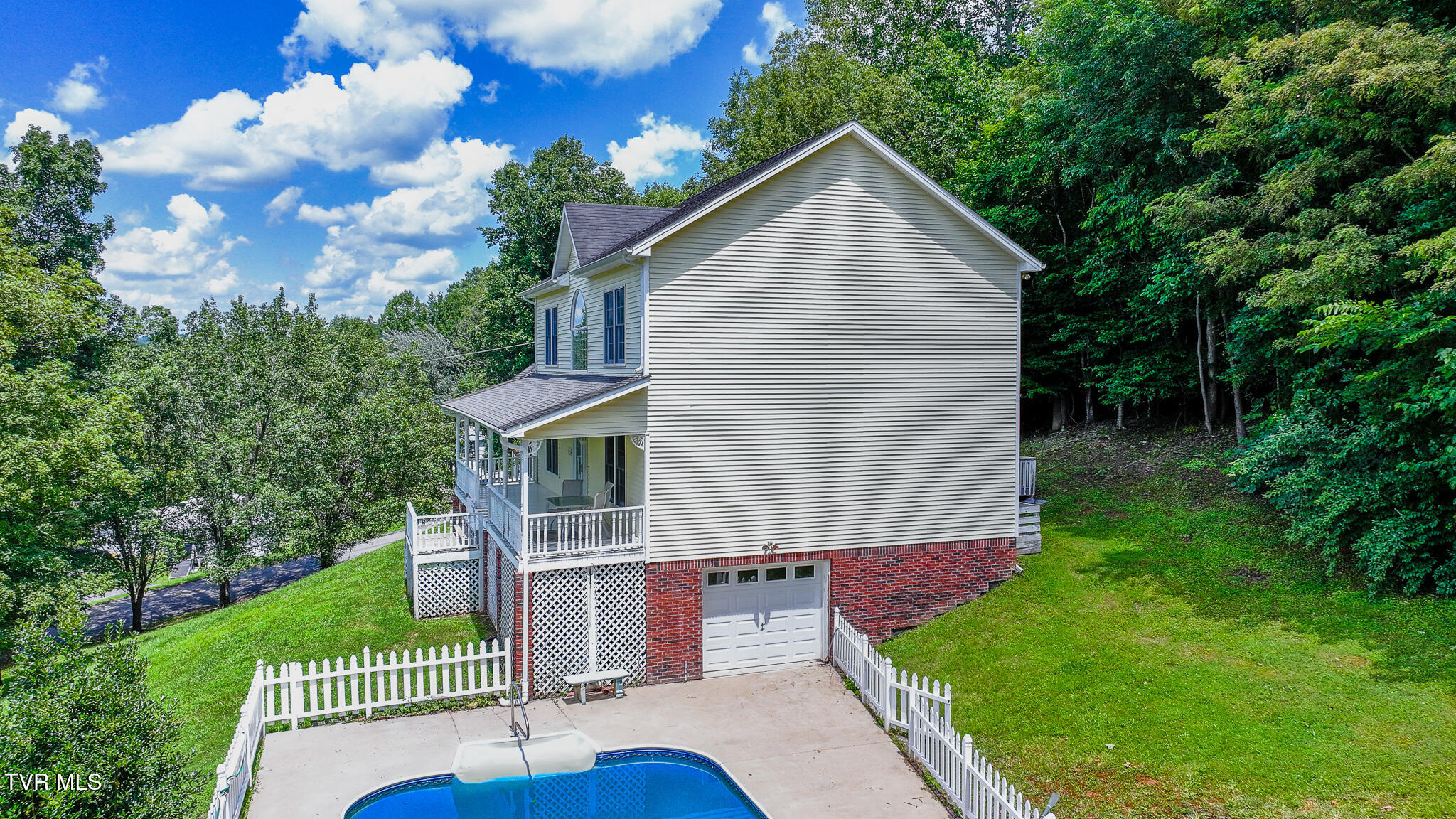 566 Beechwood Road Kingsport, TN 37663 - Photo 40 of 45 dji_fly_20250702_142936_0500_17514812275