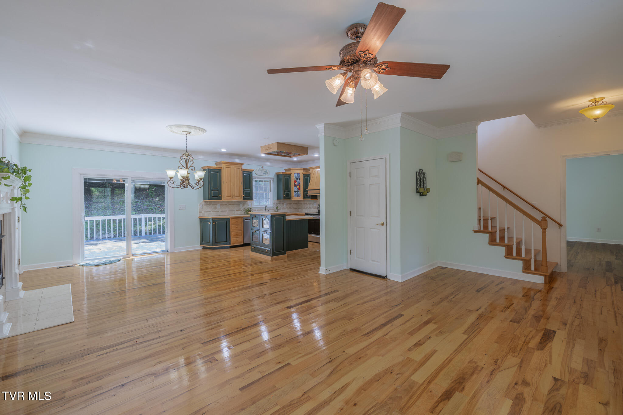 566 Beechwood Road Kingsport, TN 37663 - Photo 5 of 45 1R9A6093-HDR