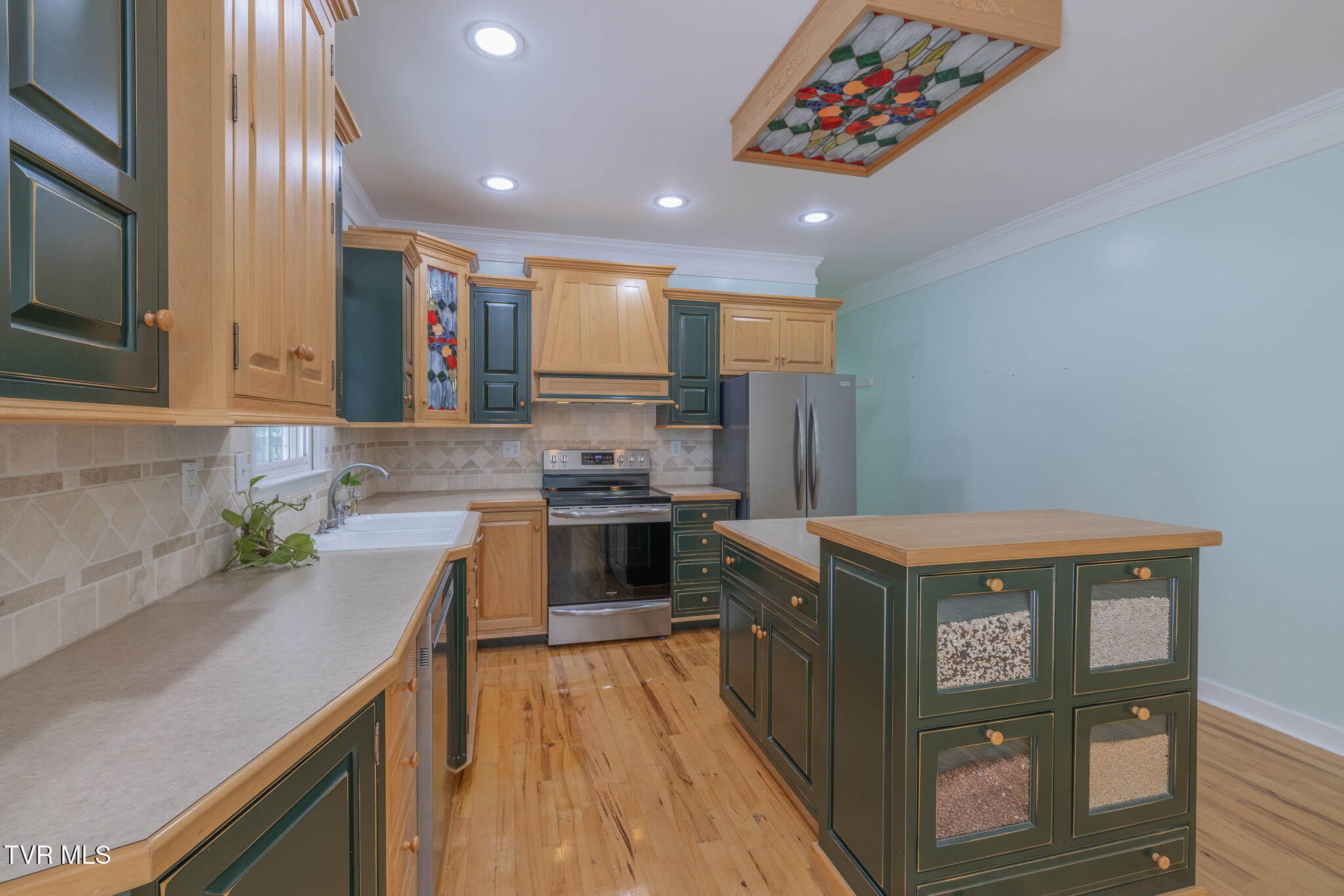 566 Beechwood Road Kingsport, TN 37663 - Photo 7 of 45 1R9A6099-HDR
