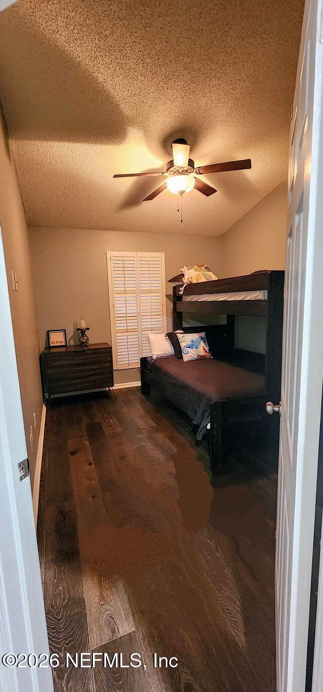 16039 Shellcracker Road Jacksonville, FL 32226 - Photo 21 of 39 a living room with furniture