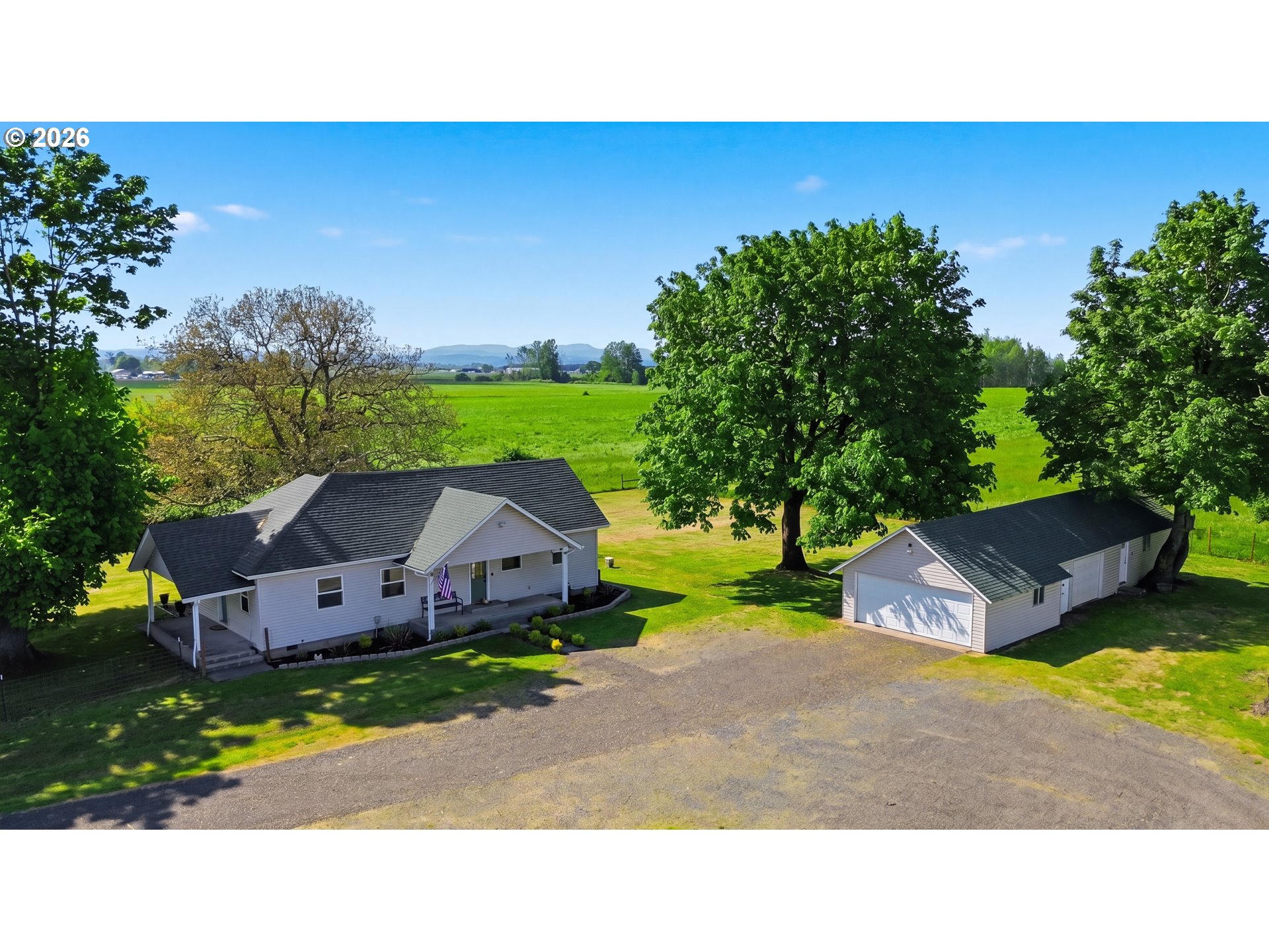 29259 Clear Lake Road Eugene, OR 97402 - Photo 4 of 40 Gallery Image 4