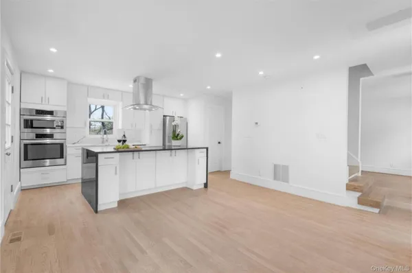 $1,185,000 | 313 Sixth Avenue, Pelham, NY 10803