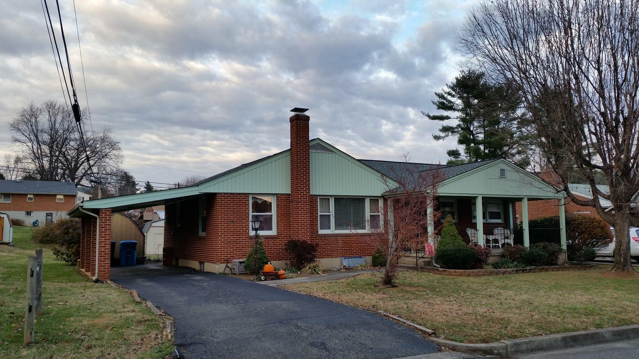 142 Frontier Road Northeast Roanoke, VA 24012 - Photo 2 of 23 f23