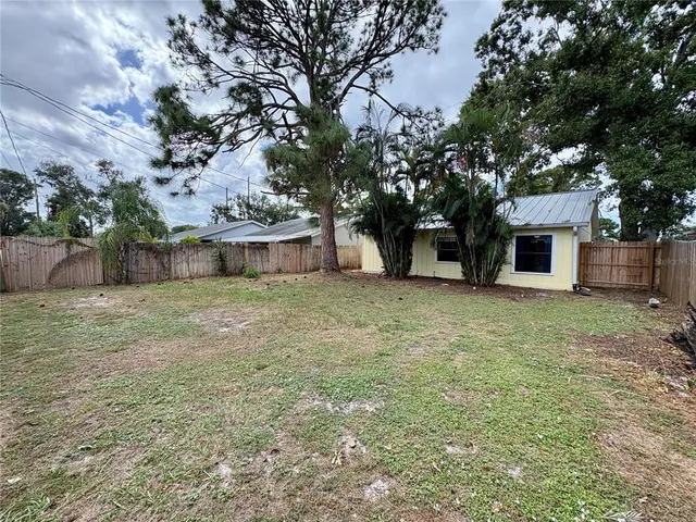 $2,100 | 1314 North Brink Avenue, Sarasota, FL 34237