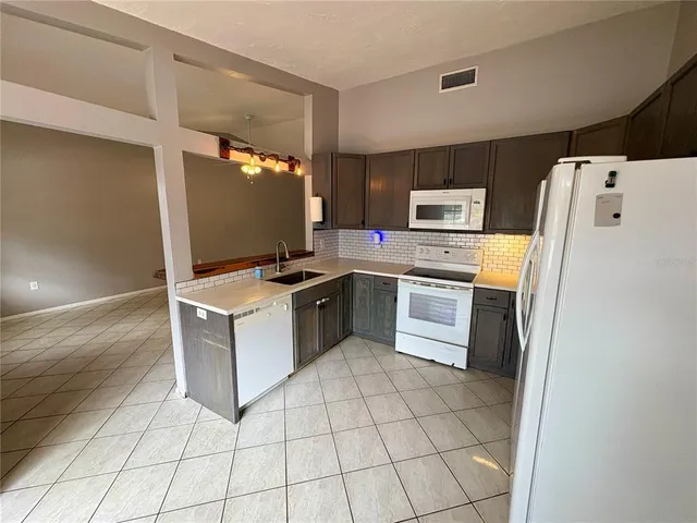 $2,100 | 1314 North Brink Avenue, Sarasota, FL 34237