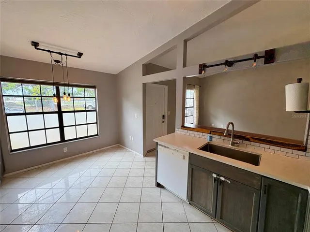$2,100 | 1314 North Brink Avenue, Sarasota, FL 34237