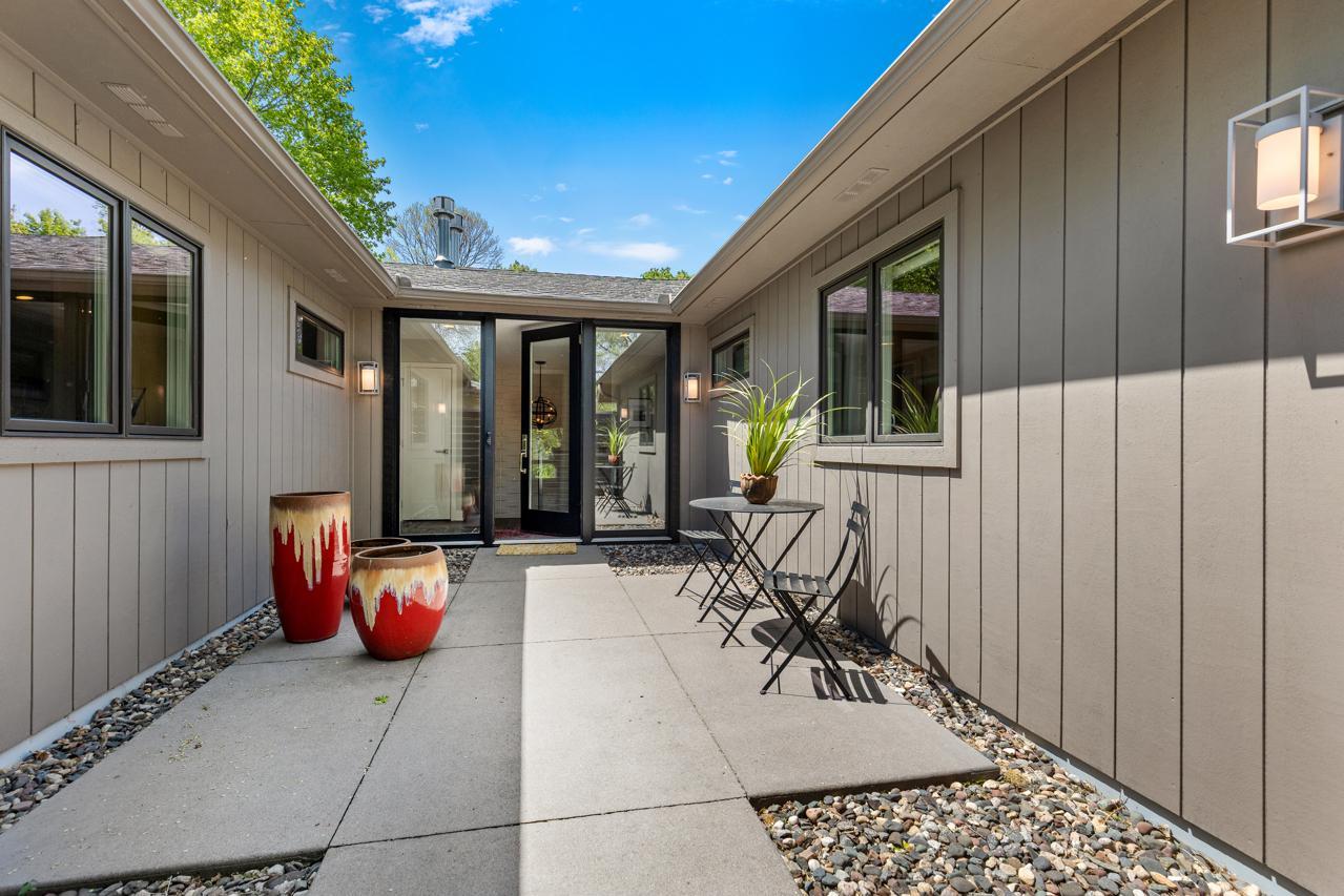 4874 Regents Walk Excelsior, MN 55331 - Photo 6 of 48