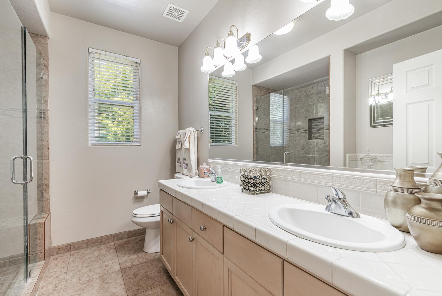 4683 North Arrow Ridge Way Clovis, CA 93619 - Photo 28 of 72 Gallery Image 28