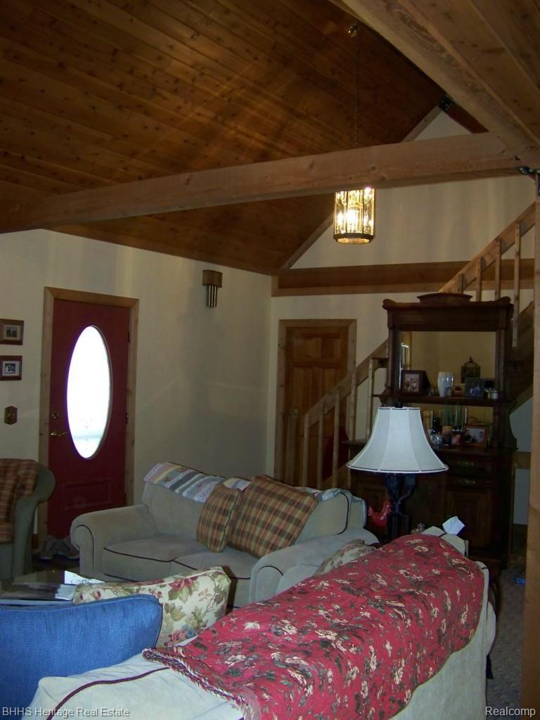 5353 Dutton Road Gregory, MI 48137 - Photo 13 of 42 100_4824.jpg