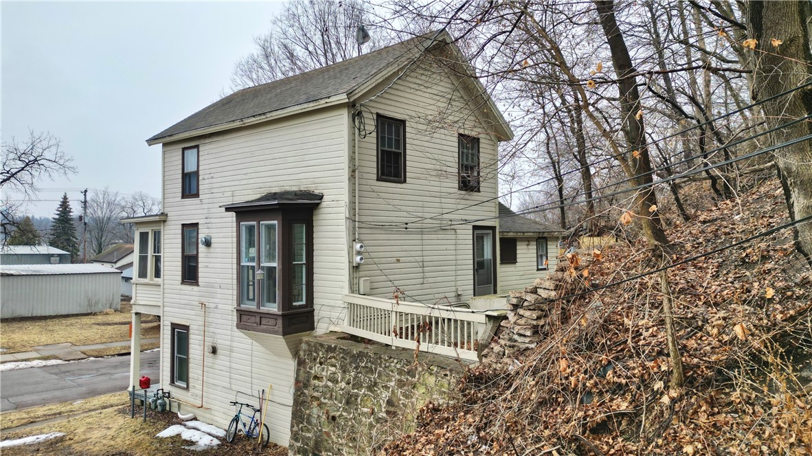326 West Spring Street, Unit 1 & 2 Chippewa Falls, WI 54729 - Photo 4 of 32