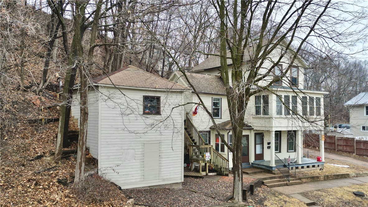 326 West Spring Street, Unit 1 & 2 Chippewa Falls, WI 54729 - Photo 5 of 32