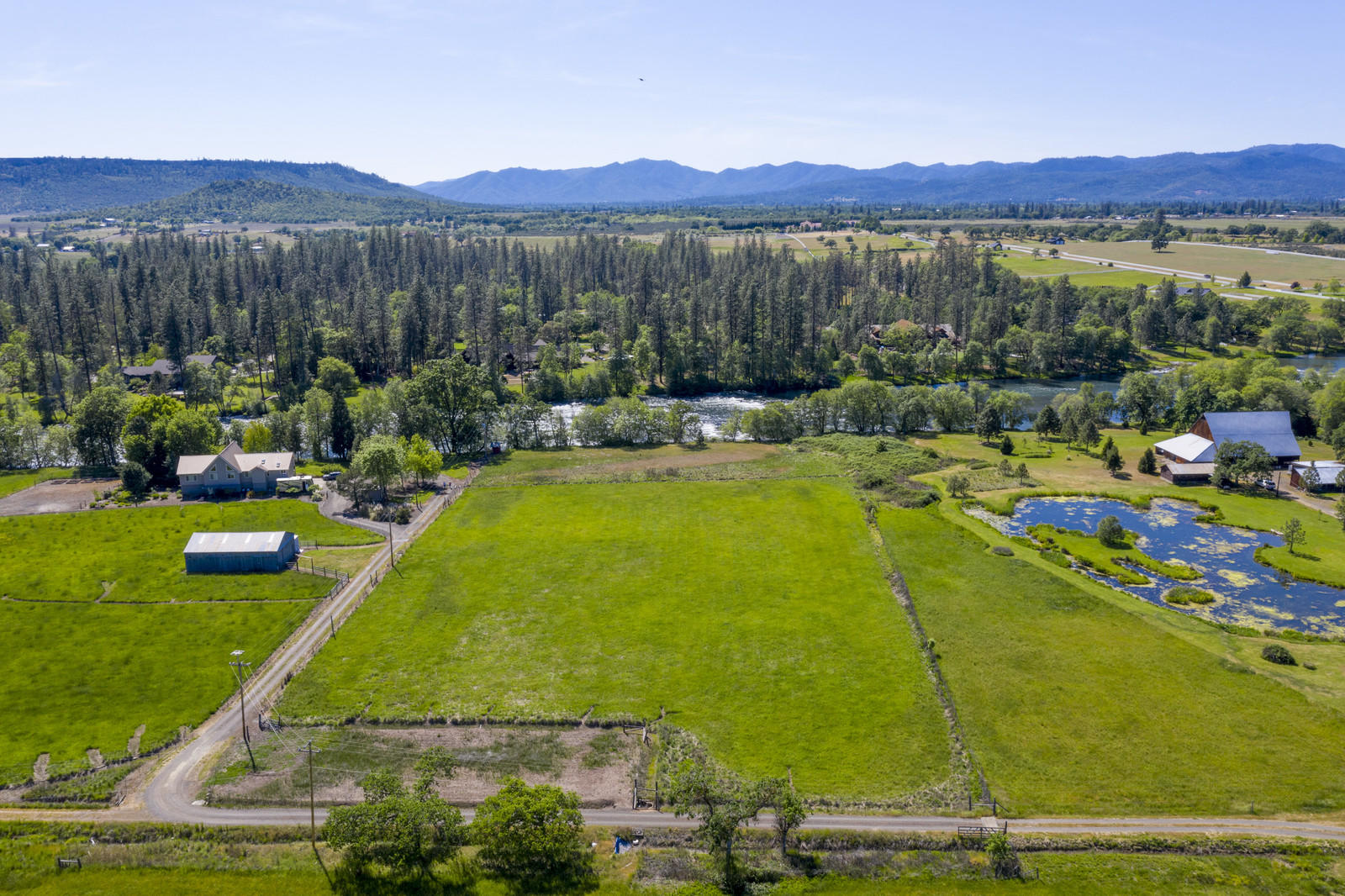 13139 Agate Road Eagle Point, OR 97524 - Photo 4 of 19 02_AR_2_mls
