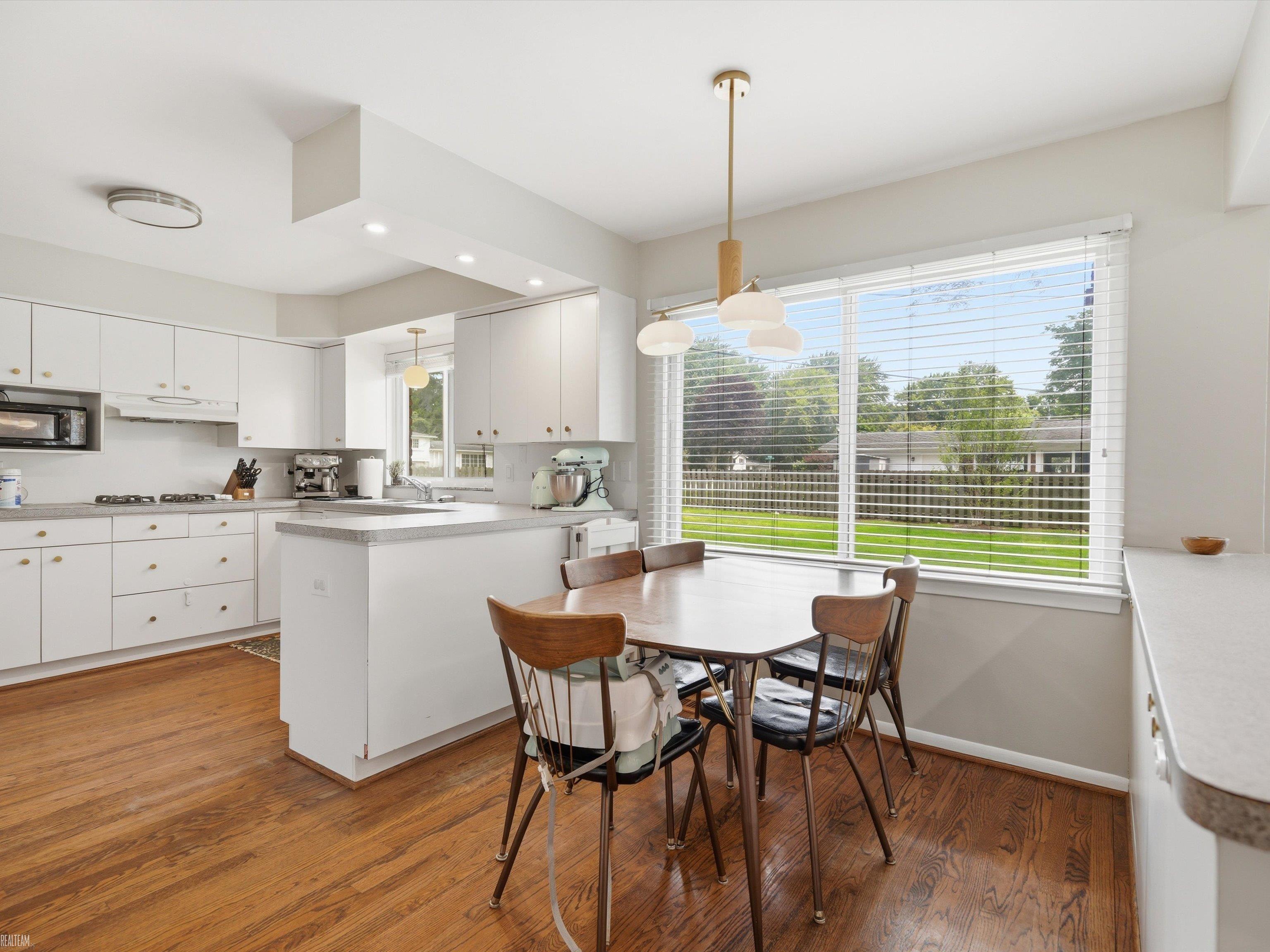 7041 Stonebrook Road West Bloomfield, MI 48322 - Photo 13 of 45 Gallery Image 13