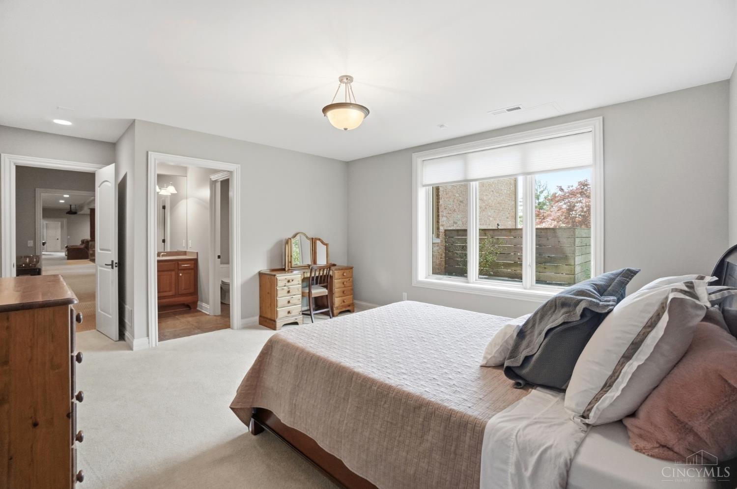 4535 Drake Road Cincinnati, OH 45243 - Photo 74 of 96