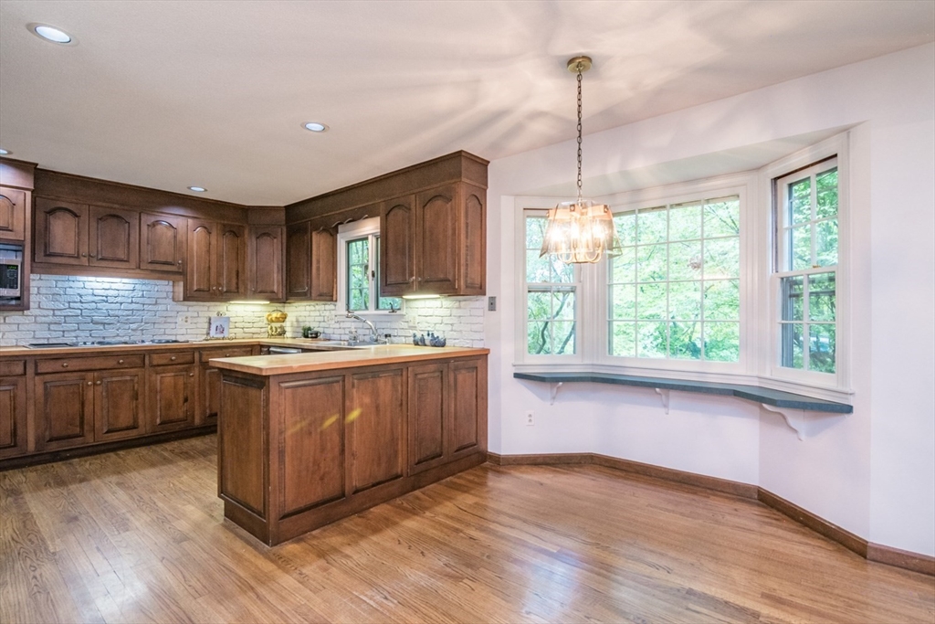 100 Hilltop Road Longmeadow, MA 01106 - Photo 25 of 42