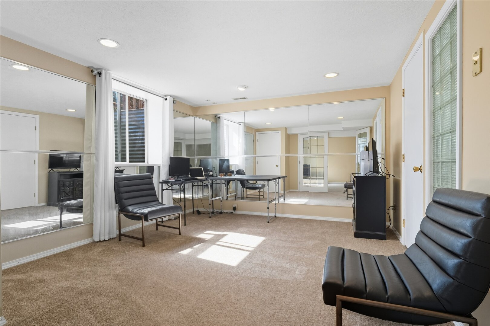 315 Garden Road Normal, IL 61761 - Photo 19 of 32 a living room with furniture and wooden floor