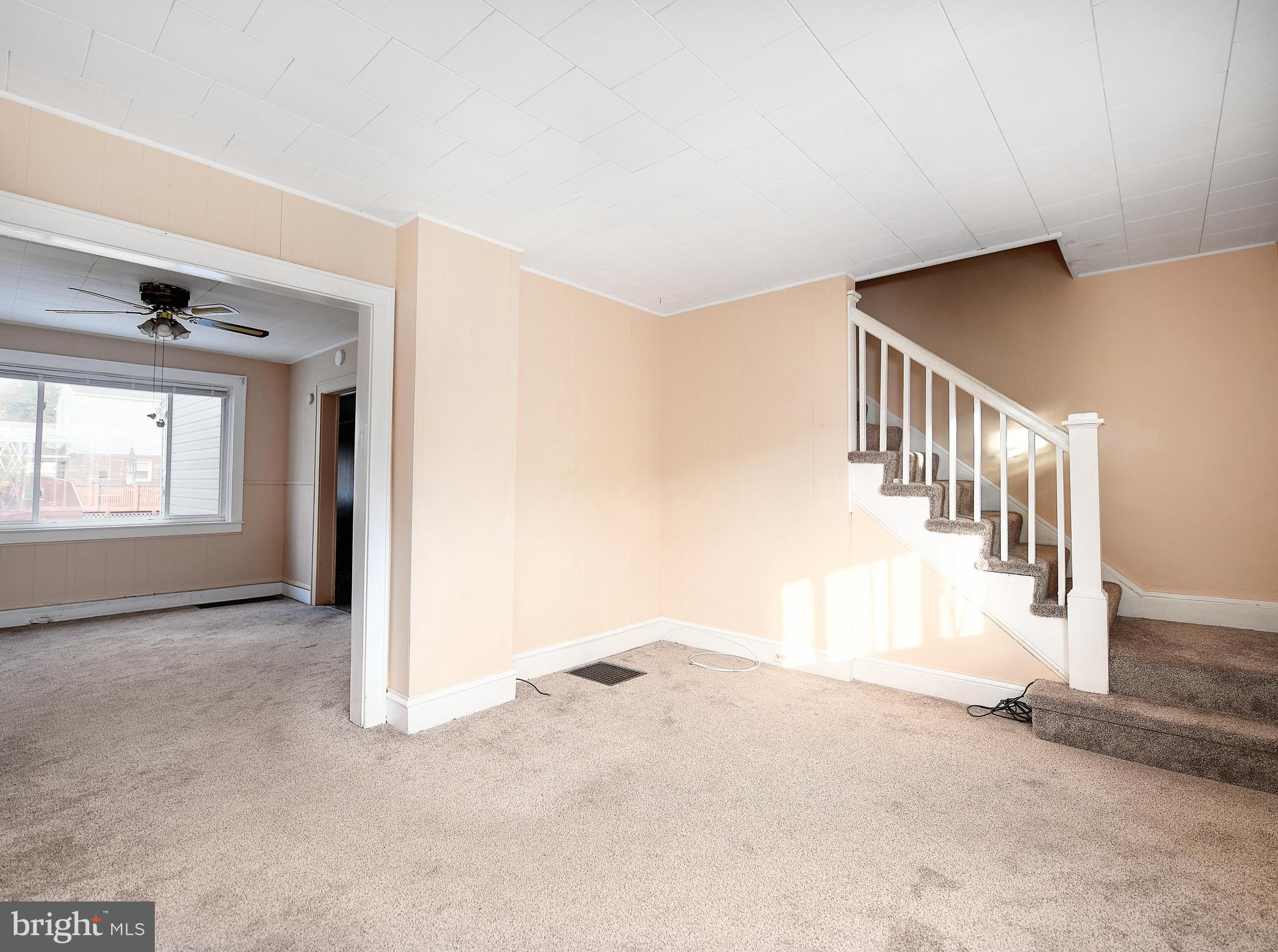 7036 Dunbar Road Dundalk, MD 21222 - Photo 5 of 21 Living Room