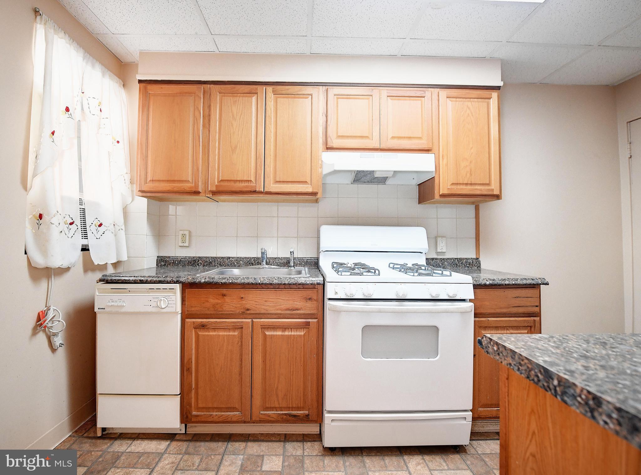 7036 Dunbar Road Dundalk, MD 21222 - Photo 9 of 21 Kitchen