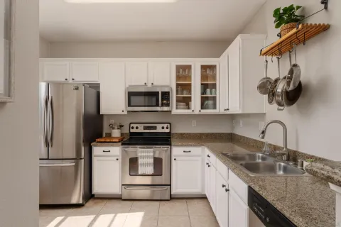 $995,000 | 3825 Elijah Court, Unit 332, San Diego, CA 92130