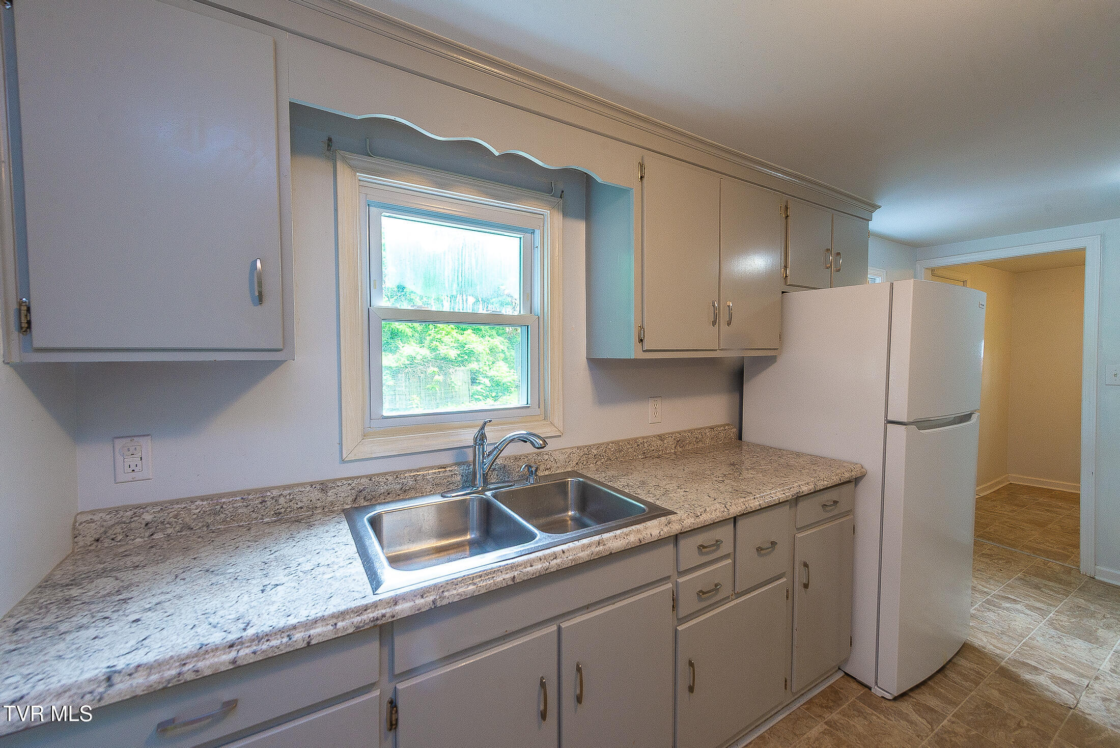 524 Old Beason Well Road Kingsport, TN 37660 - Photo 19 of 22 DSC_0407