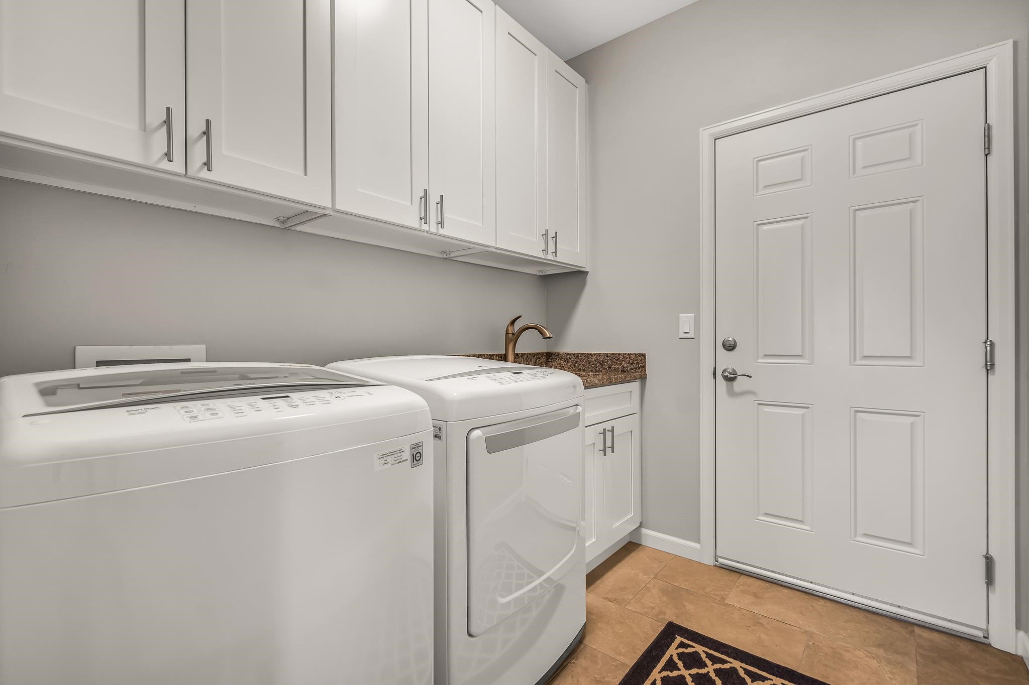 454 Lewis Street Grand Junction, CO 81504 - Photo 20 of 25 a utility room with dryer and washer