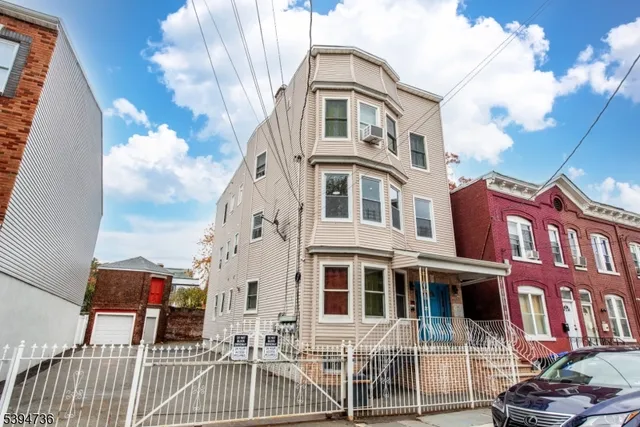 $2,800 | 263 South 10th Street, Newark, NJ 07103