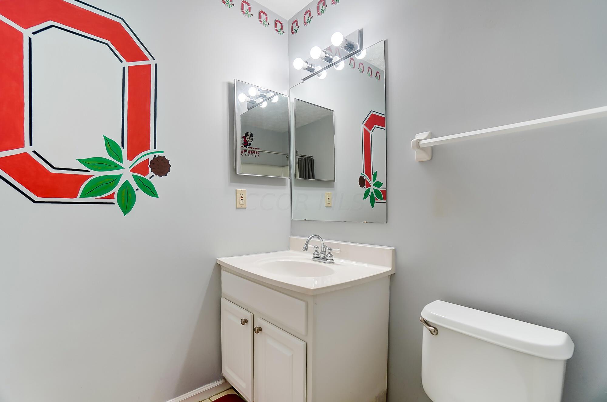 5536 Garden Ridge Columbus, OH 43228 - Photo 32 of 48 Hall Bath