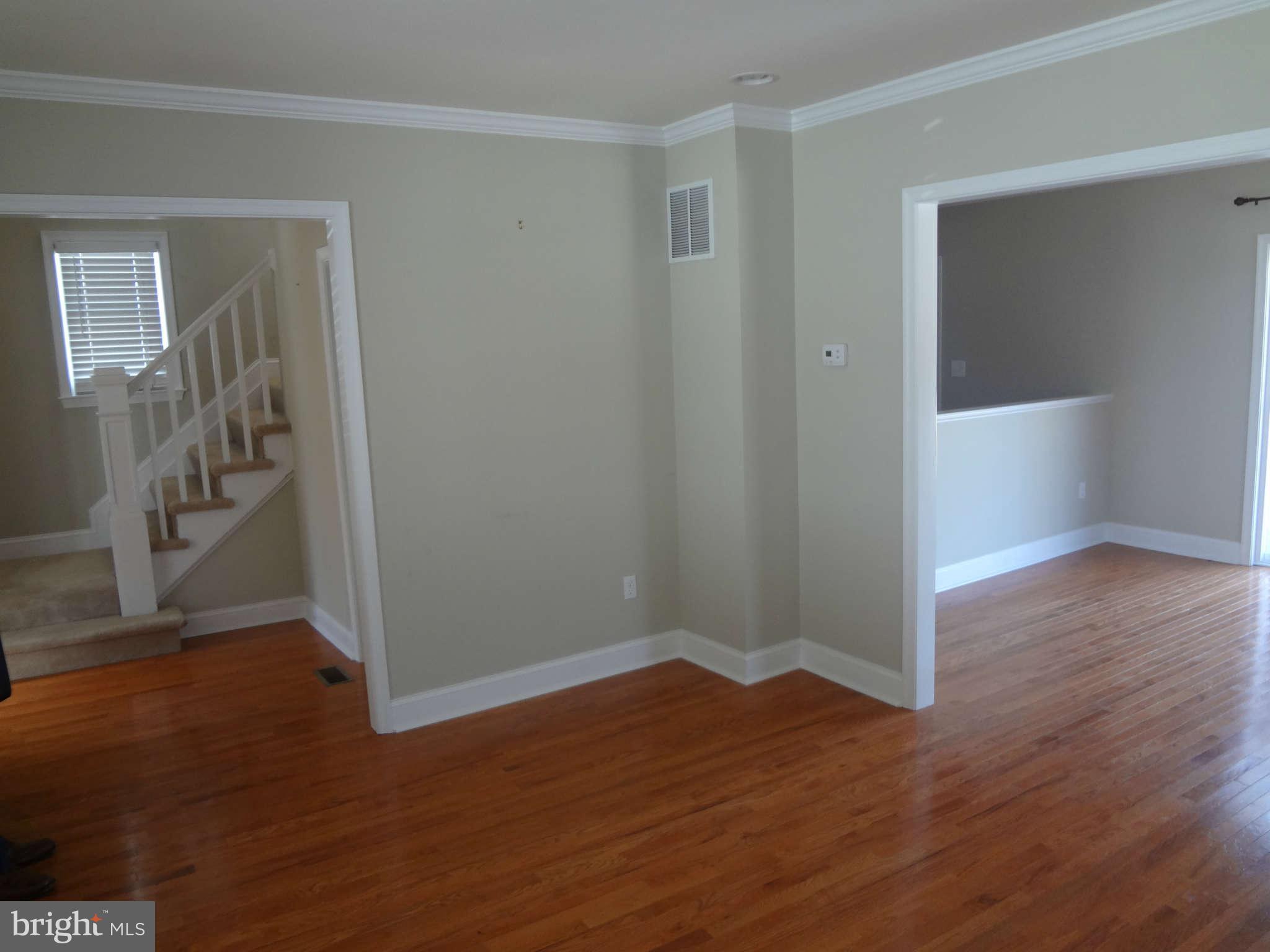 29 Flagship Road Baltimore, MD 21222 - Photo 3 of 13 Living Room