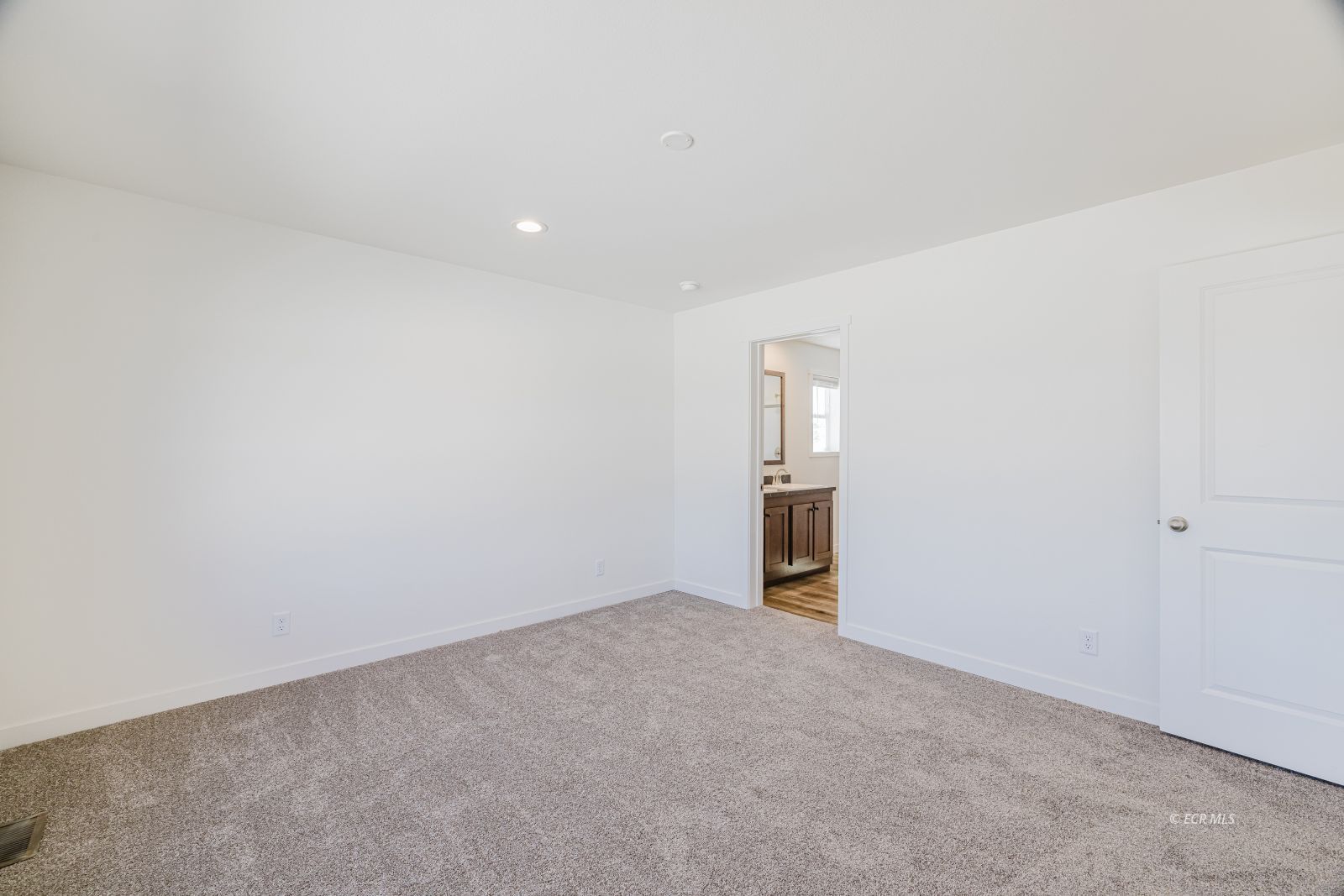 2155 McClellan Avenue Spring Creek, NV 89815 - Photo 12 of 26