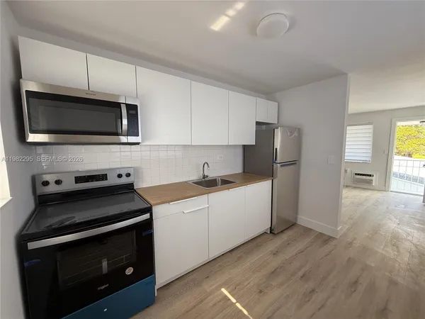 $1,800 | 1300 Northeast 110th Street, Unit 8, Miami, FL 33161