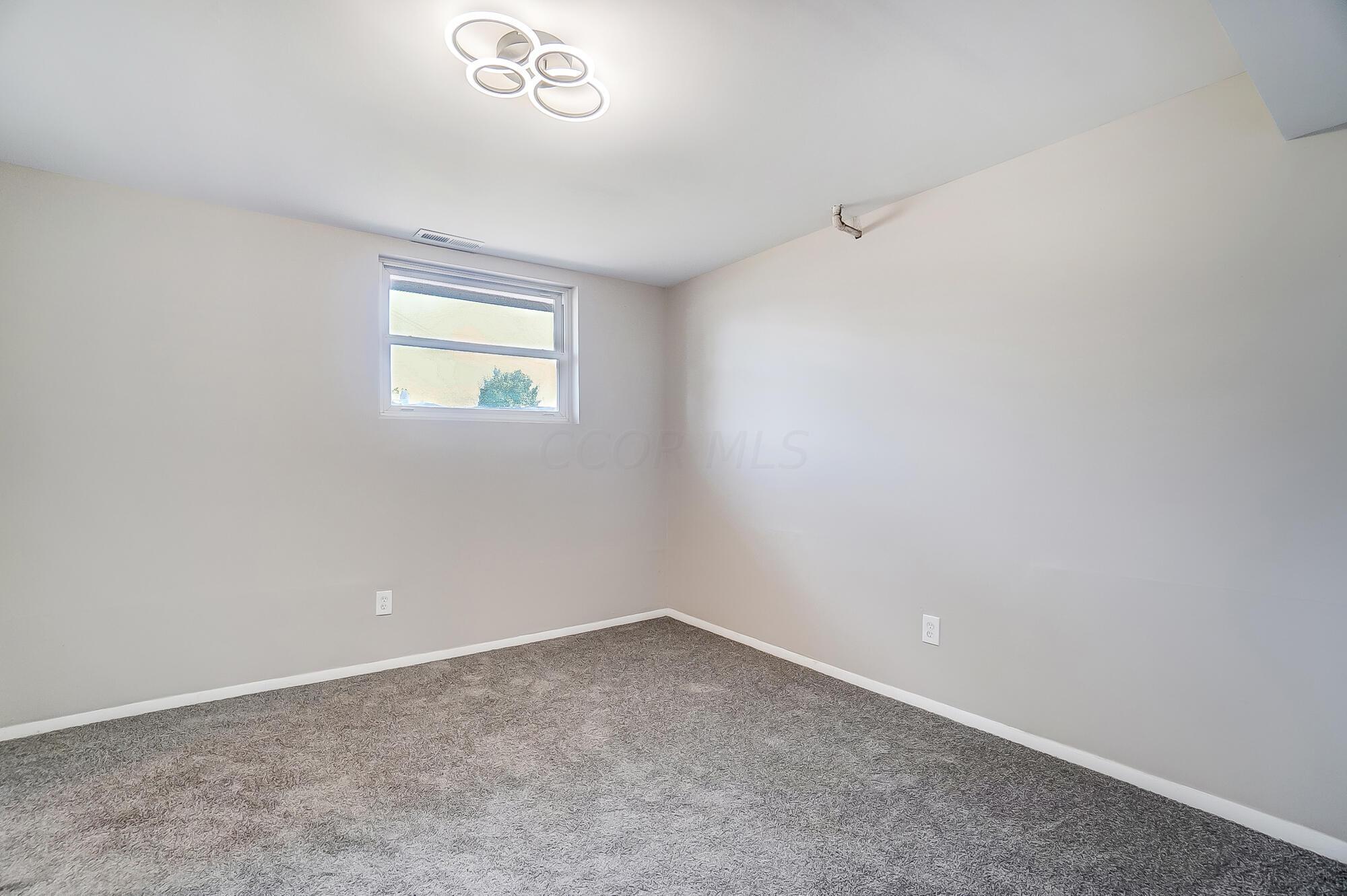 3382 Binbrook Road North Columbus, OH 43227 - Photo 31 of 40 037