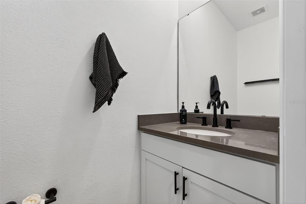 10913 Honor Road Tampa, FL 33625 - Photo 20 of 39