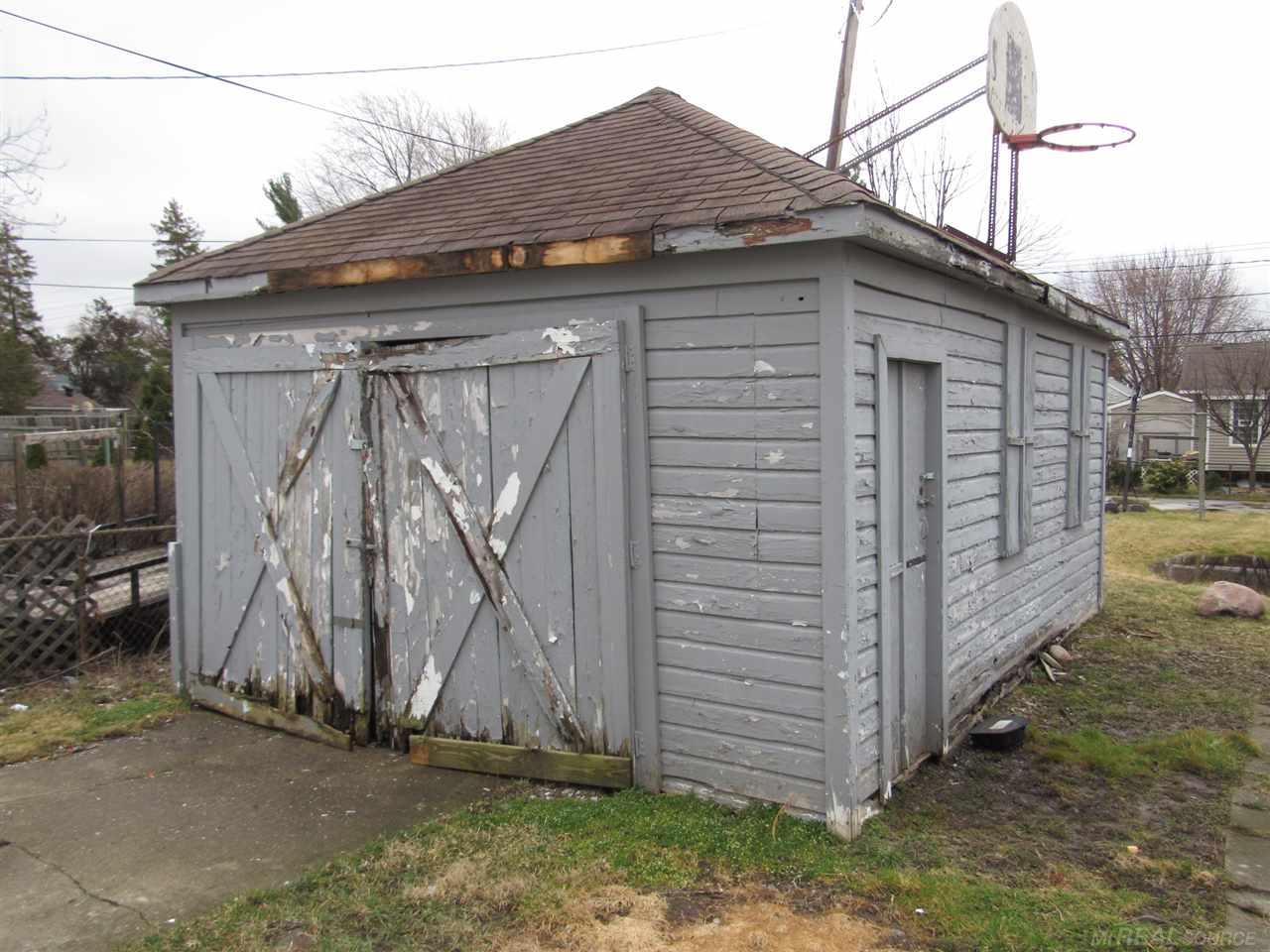 7260 Stephens Center Line, MI 48015 - Photo 10 of 40 Gallery Image 10