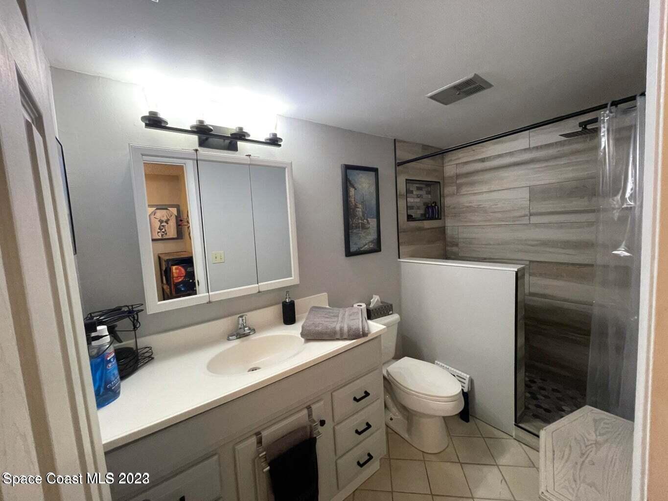 596 North Wickham Road, Unit 44 Melbourne, FL 32935 - Photo 8 of 12 Bathroom