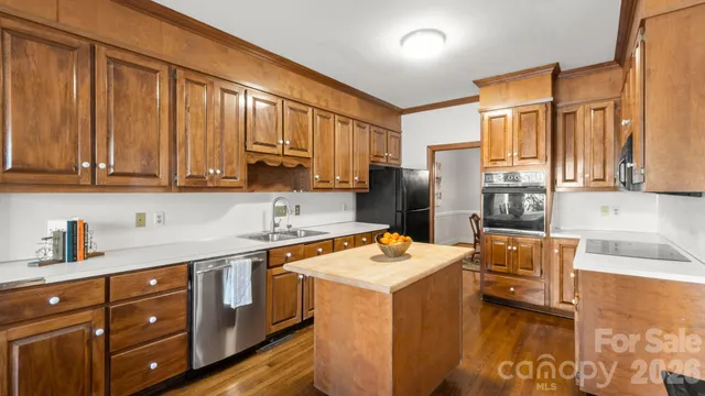 $599,000 | 3523 Kylemore Court, Charlotte, NC 28210