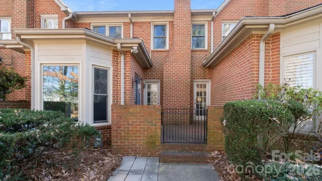 $599,000 | 3523 Kylemore Court, Charlotte, NC 28210