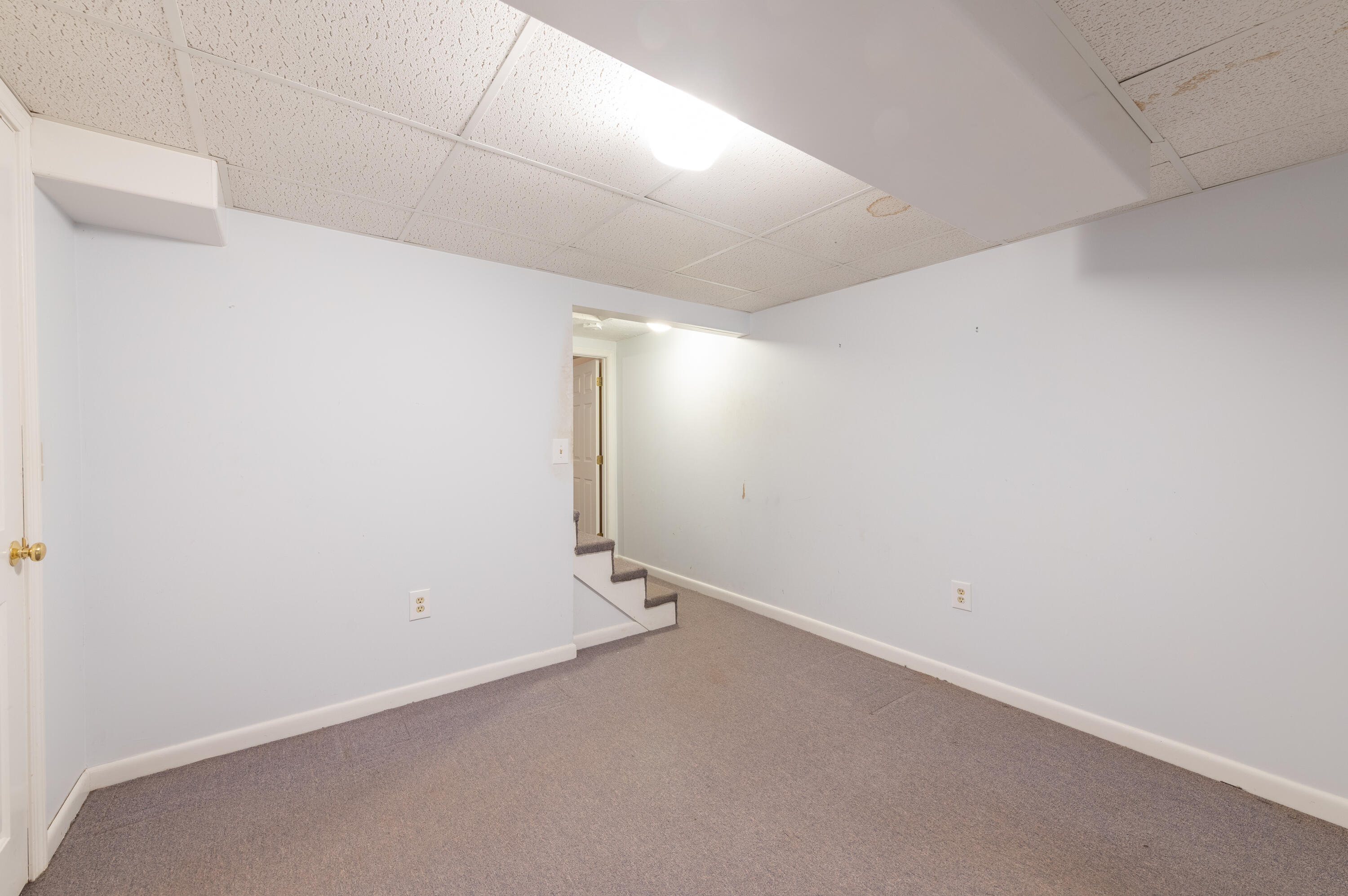 16 Michael Road Pocasset, MA 02559 - Photo 37 of 43 an empty room with a empty space