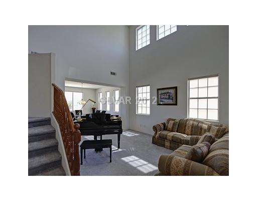 832 Bluff Ridge Avenue Henderson, NV 89012 - Photo 6 of 20 Living Room.