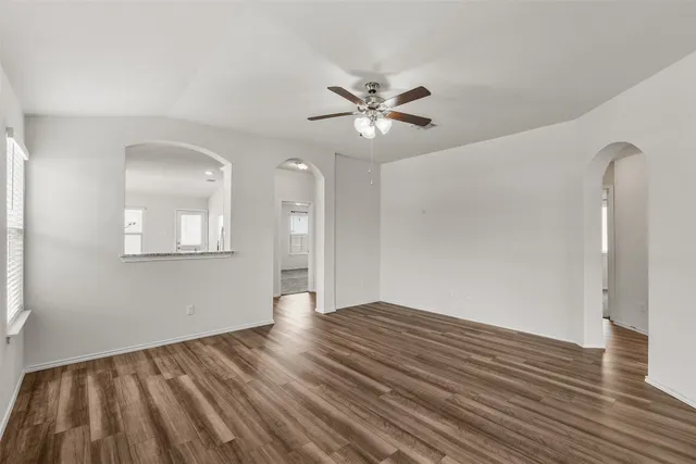 $279,000 | 103 Reagor Drive, Taylor, TX 76574