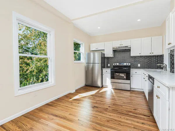 $3,900 | 155 Warburton Avenue, Unit 2, Yonkers, NY 10701