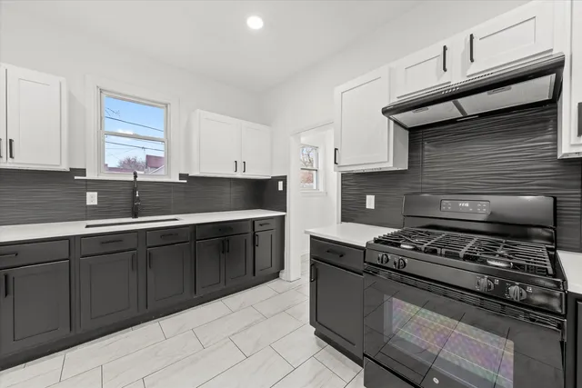 $249,999 | 140 West 110th Street, Chicago, IL 60628