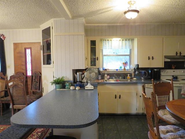 110 West Lakecrest Drive Bluffton, TX 78607 - Photo 15 of 45