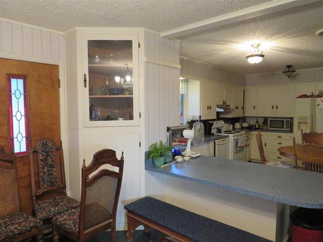 110 West Lakecrest Drive Bluffton, TX 78607 - Photo 16 of 45