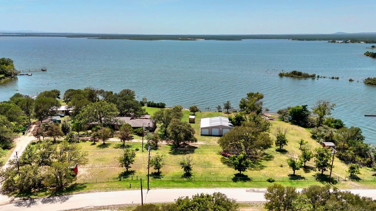 110 West Lakecrest Drive Bluffton, TX 78607 - Photo 41 of 45