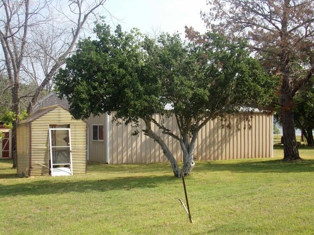 110 West Lakecrest Drive Bluffton, TX 78607 - Photo 5 of 45