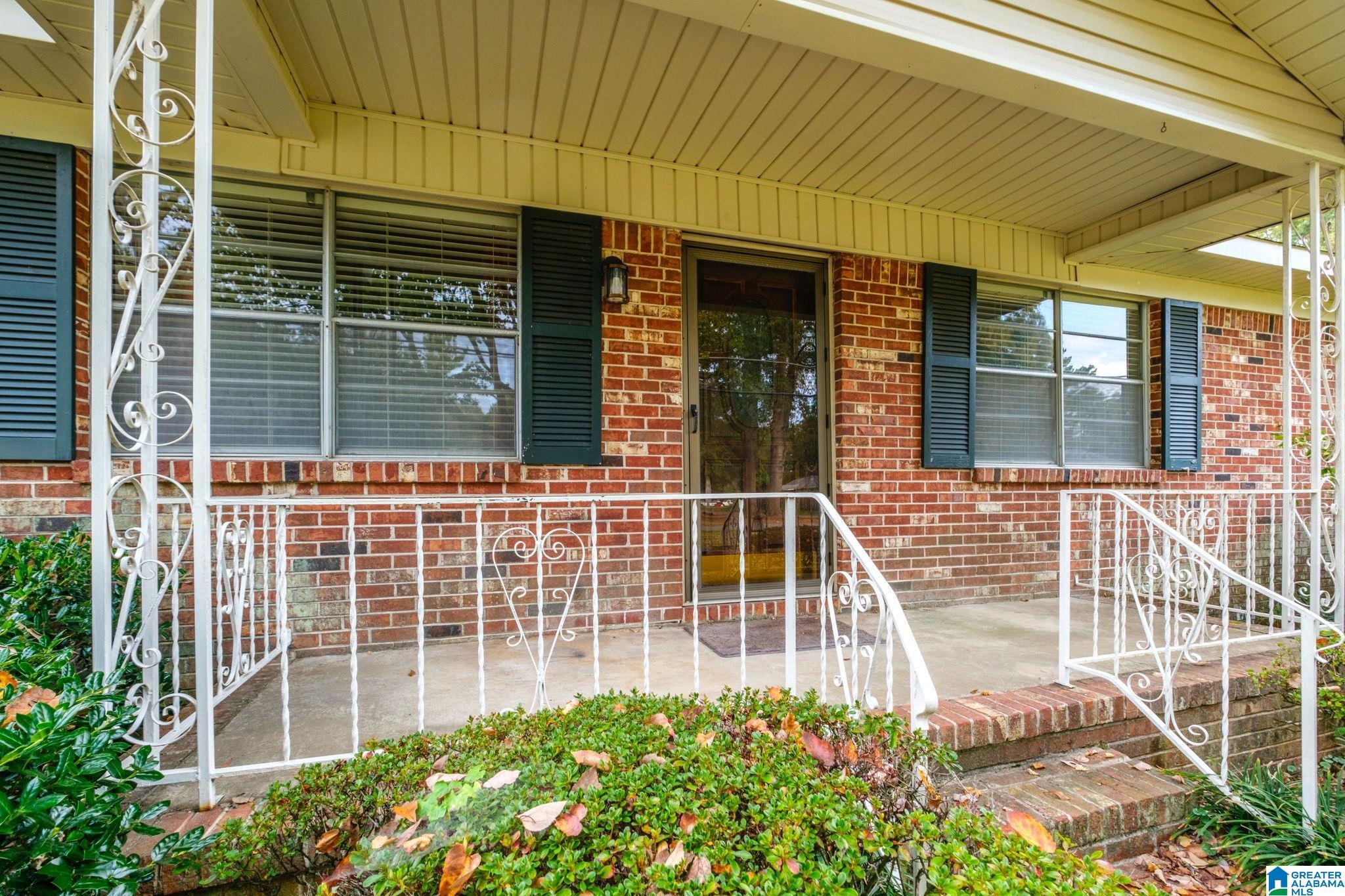 324 Wickstead Road Bessemer, AL 35023 - Photo 2 of 28