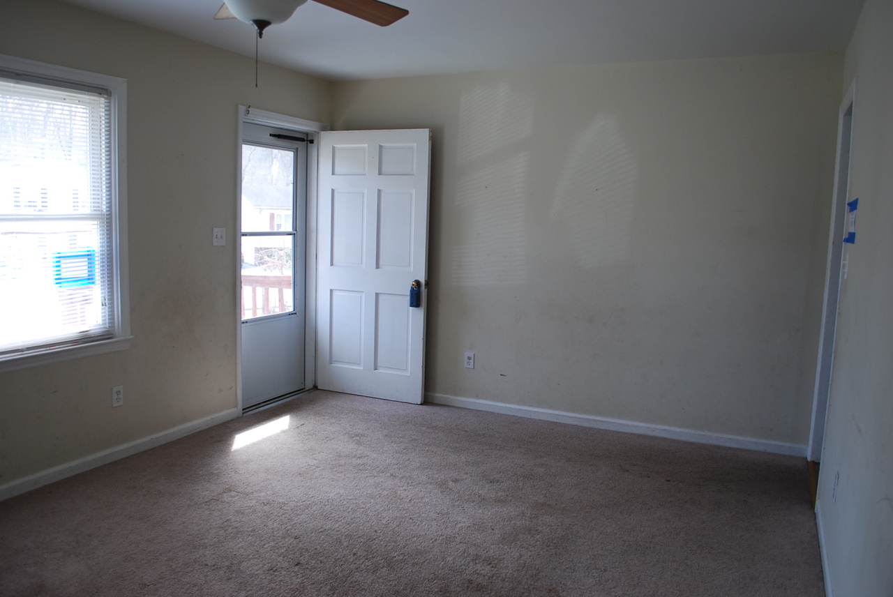5321 Palm Valley Road Roanoke, VA 24019 - Photo 2 of 43 Living Room