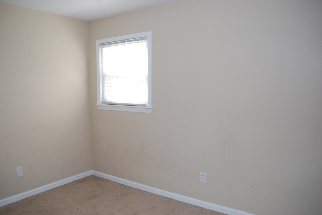 5321 Palm Valley Road Roanoke, VA 24019 - Photo 14 of 43 Bedroom 2
