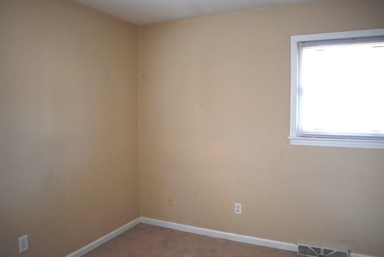 5321 Palm Valley Road Roanoke, VA 24019 - Photo 15 of 43 Bedroom 2