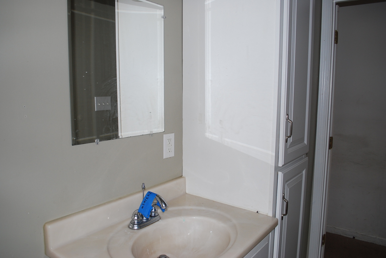 5321 Palm Valley Road Roanoke, VA 24019 - Photo 21 of 43 Full Bathroom